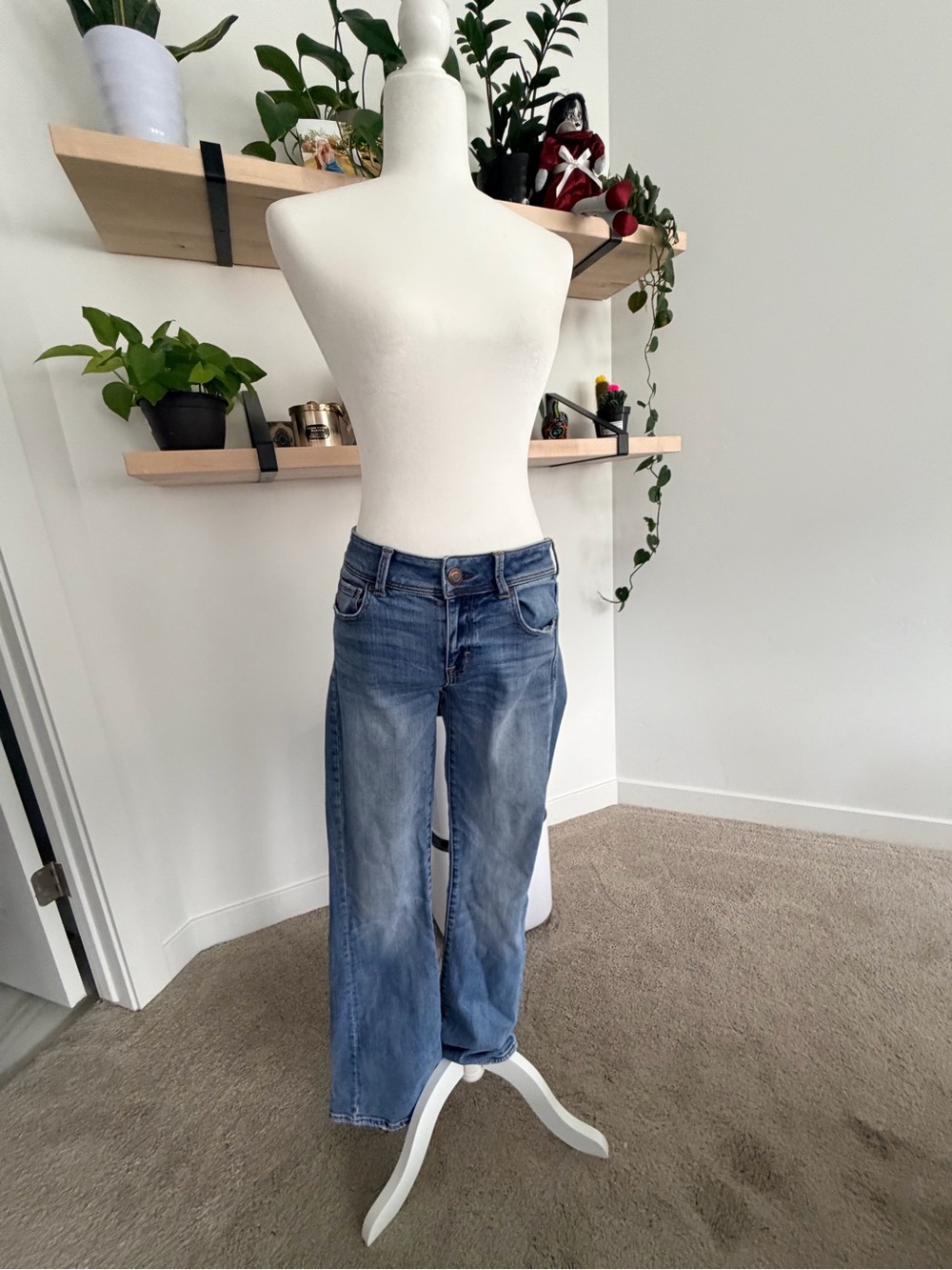 American Eagle Outfitters Women's Wide Leg Jeans in Light Blue Wash- Stretch X